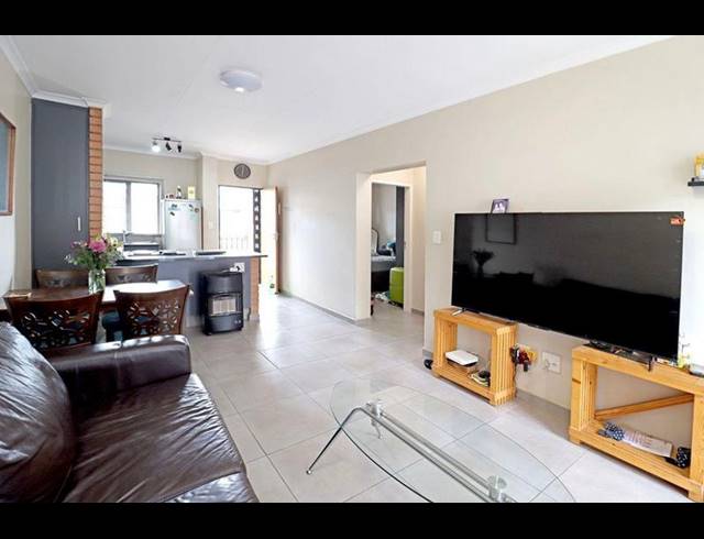 2 BEDROOM TOWNHOUSE FOR SALE IN VORNA VALLEY